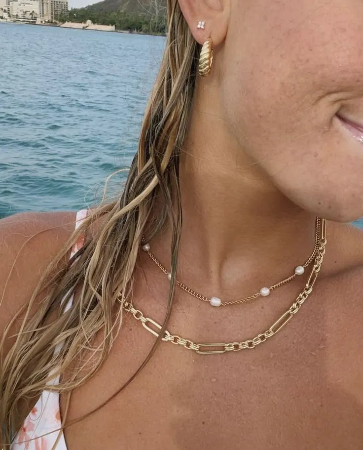 Sand Dunes to Shorelines: A Masterclass in Wearing Desert-Modern Jewelry Across an American Summer