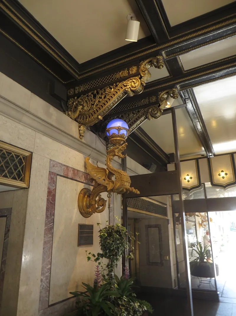The Empty Jewelry Case: What Veteran Collectors Actually Bring Home From Dubai